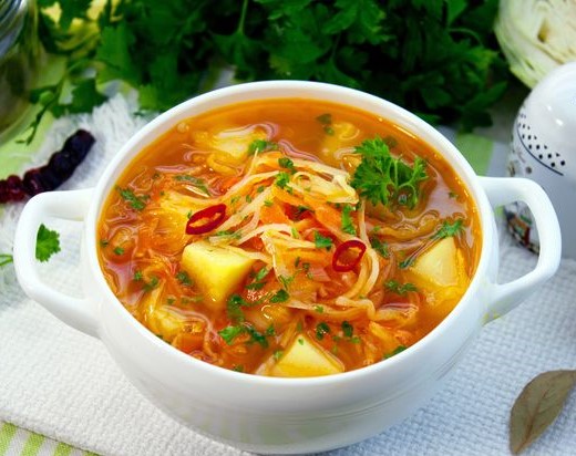Щи из свежей капусты с цыпленком